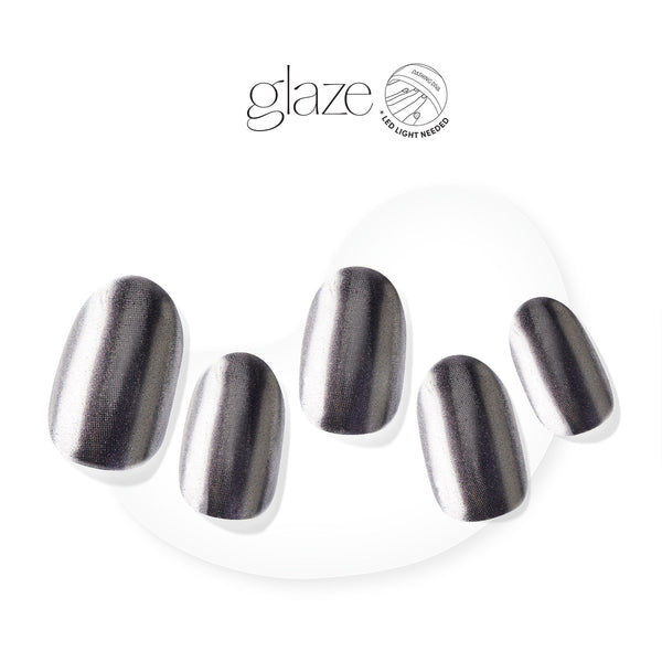 Semi-cured silver metallic chrome gel nail strips with mega volume & maximum shine.