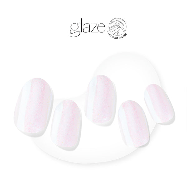  Semi-cured white pearlescent chrome gel nail strips with mega volume & maximum shine.