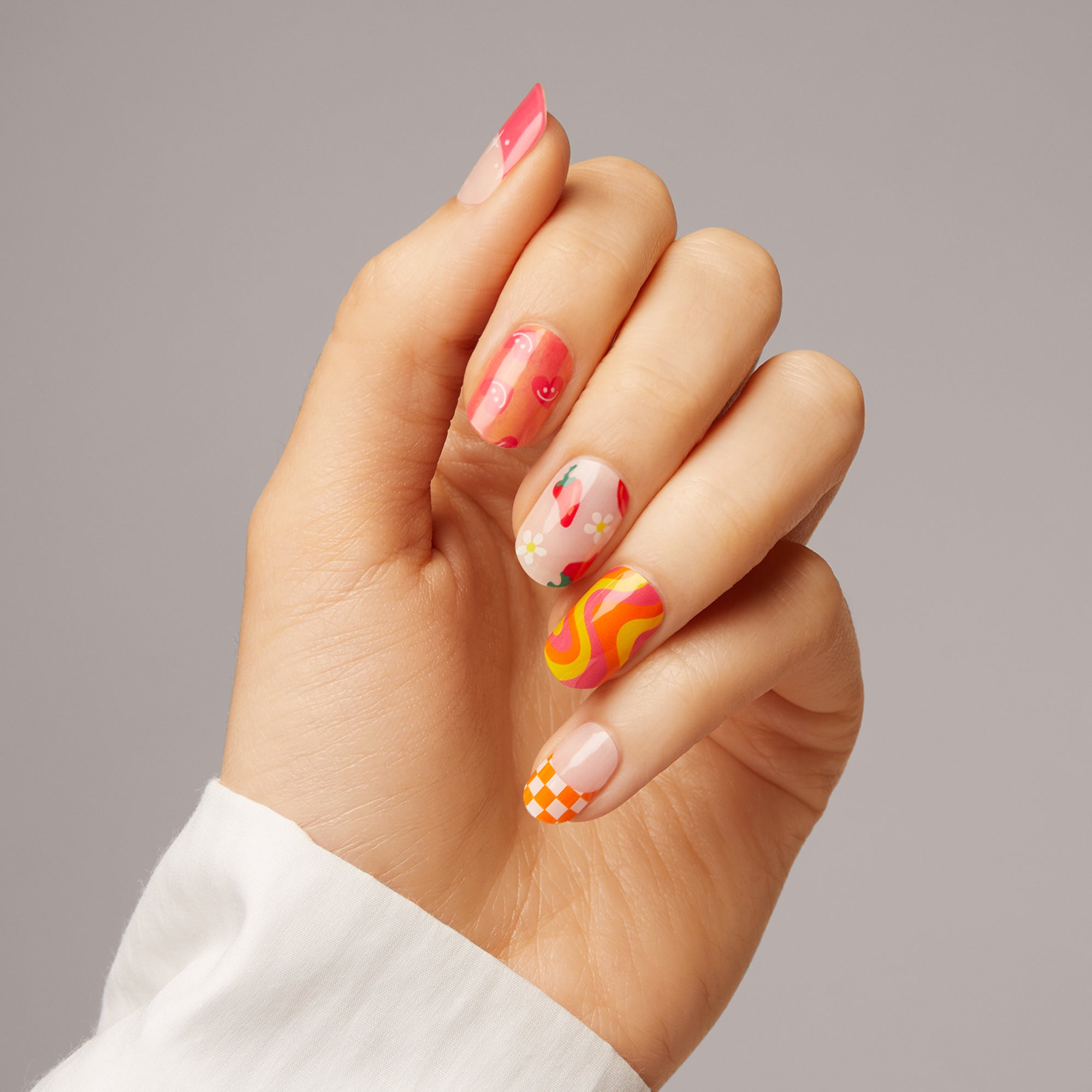 Hourglass Nails: The Euphoria-Inspired Beauty Trend We Can't Get Over |  Glamour UK