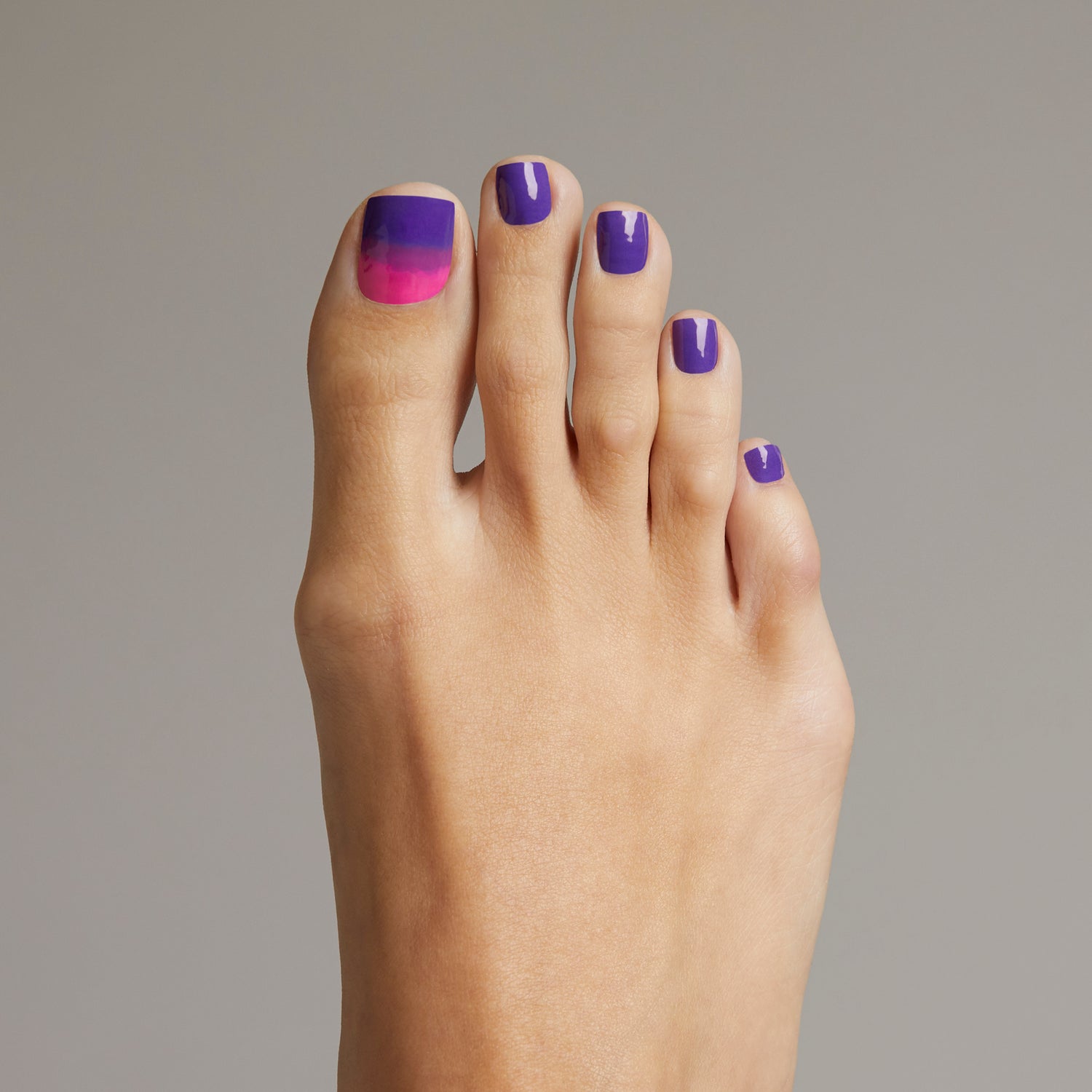 Hot pink & purple ombré gel pedicure strips with a double gel formula for an ultra-smooth finish.