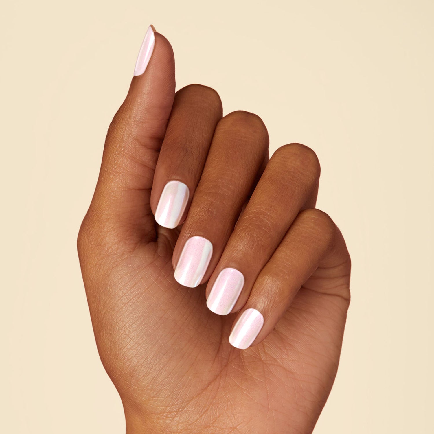 Pearl Manicure: How to use our Pearl Gel for a simple yet stunning eff