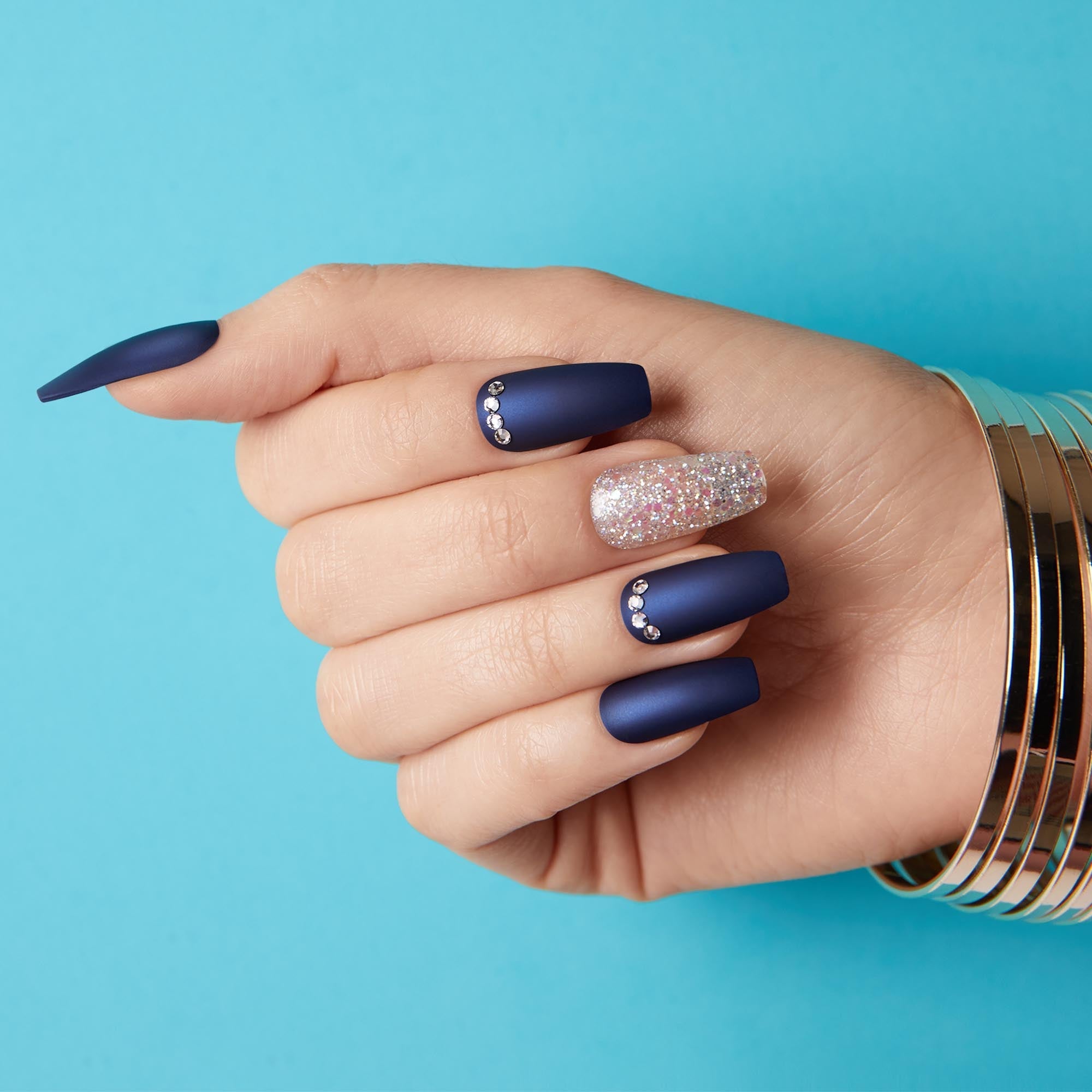 27 Matte Nail Ideas to Level Up Your Manicure  Squoval acrylic nails,  Matte black nails, Matte nails
